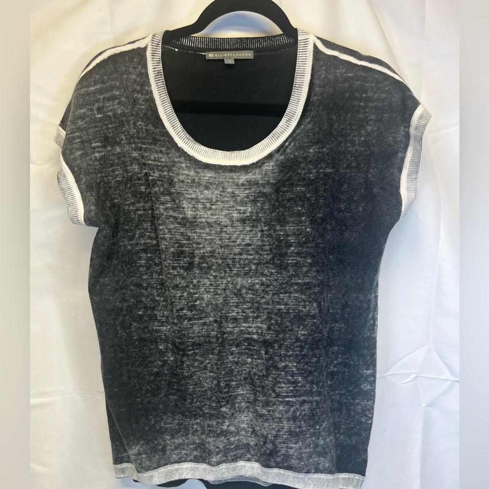 ELLIOTT LAUREN grey knit tshirt size large